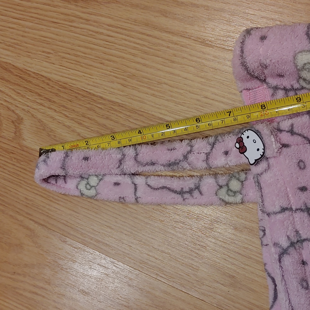 Girl's Hello Kitty Robe - Picture 8 of 9